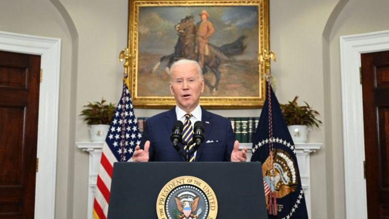 Read more about the article Biden nuk tërhiqet për komentet e bëra për Putinin, thotë se nuk ka bërë thirrje për ndryshim regjimi në Rusi